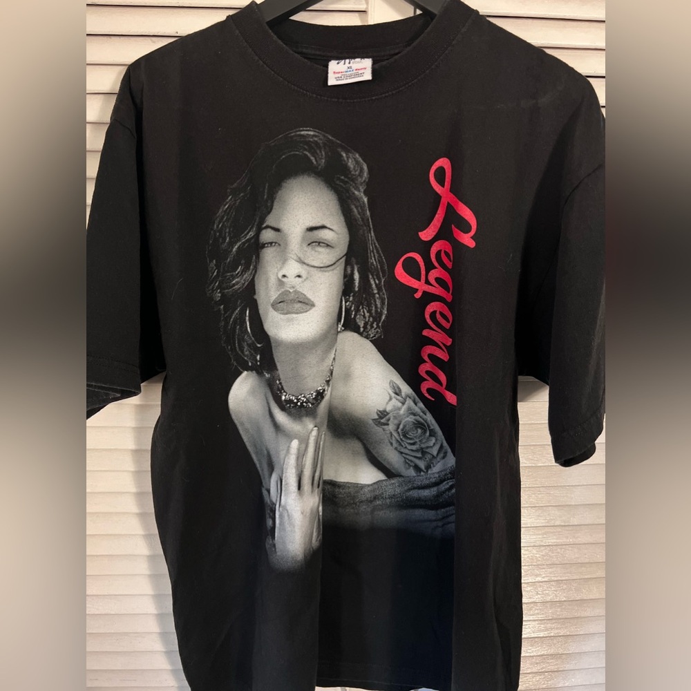 Vintage Selena shakawear Black Multicolored Graphic Crew Neck T-Shirt